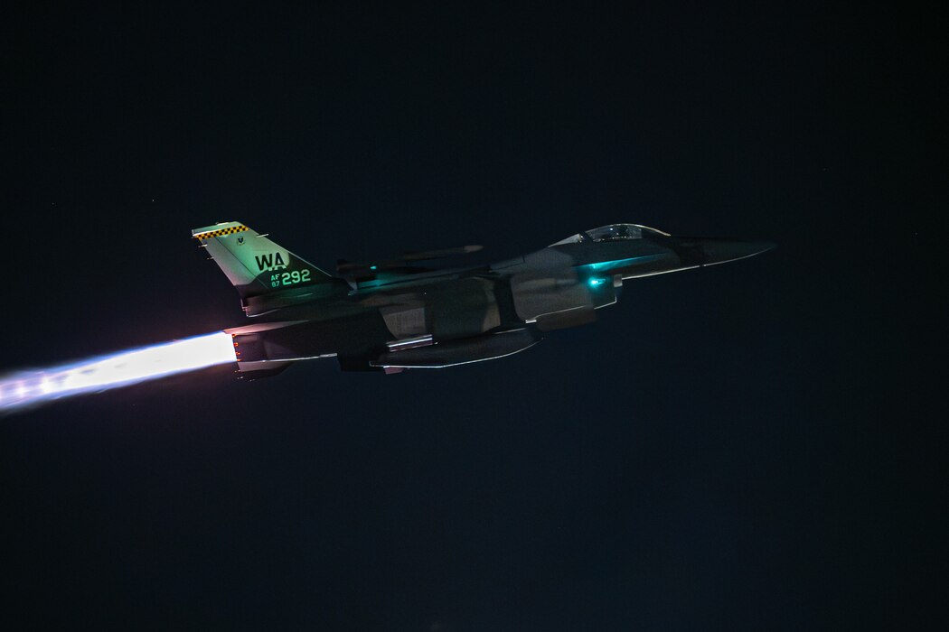 F-16 flying in dark