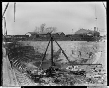 This photograph from March 2, 1906 shows the curved inland side of Dry Dock 3.