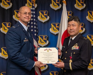 JGSDF 1st AbnB commander receives Legion of Merit for outstanding service