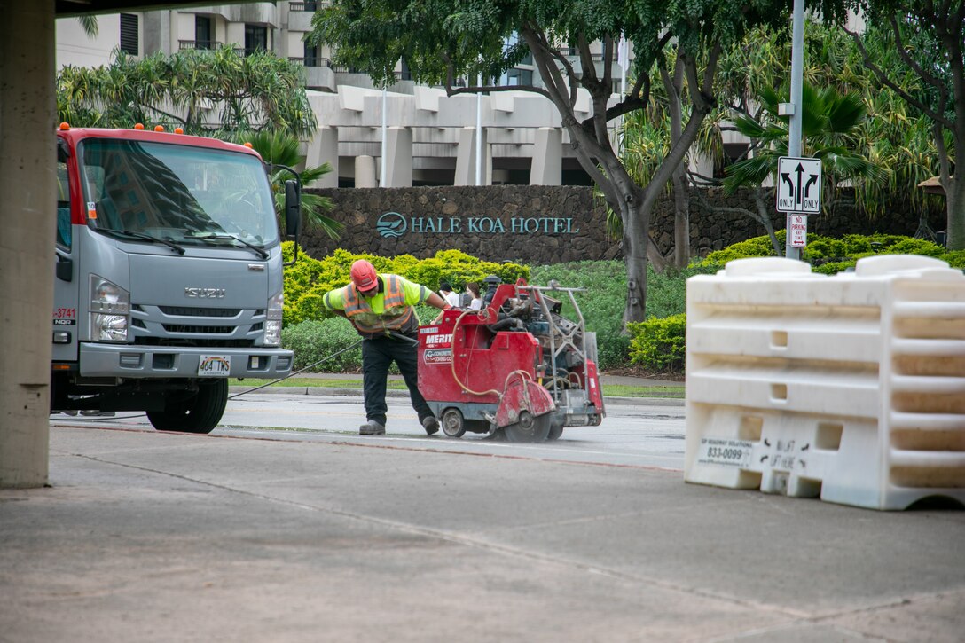 Road work begins along Kalia Road in Waikiki March 18 as a major repaving and sidewalk repair project gets underway. The U.S. Army Garrison Hawaii and U.S. Army Corps of Engineers, Honolulu District, are partnering on the $5.85 million project, which aims to enhance safety and accessibility along this vital route used by more than 6,000 drivers daily. The project, funded entirely by U.S. Army Garrison Hawaii’s sustainment, restoration, and modernization budget, will be completed in three phases from March 18 through November 2025, with work occurring on weekdays between 7 a.m. and 4 p.m. There will be no work on weekends or holidays.