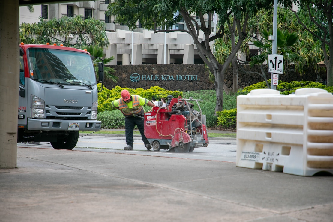 Road work begins along Kalia Road in Waikiki March 18 as a major repaving and sidewalk repair project gets underway. The U.S. Army Garrison Hawaii and U.S. Army Corps of Engineers, Honolulu District, are partnering on the $5.85 million project, which aims to enhance safety and accessibility along this vital route used by more than 6,000 drivers daily. The project, funded entirely by U.S. Army Garrison Hawaii’s sustainment, restoration, and modernization budget, will be completed in three phases from March 18 through November 2025, with work occurring on weekdays between 7 a.m. and 4 p.m. There will be no work on weekends or holidays.