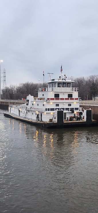 A tow boat on the Mississippi River