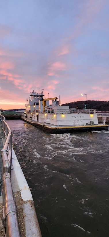 A tow boat on the Mississippi River
