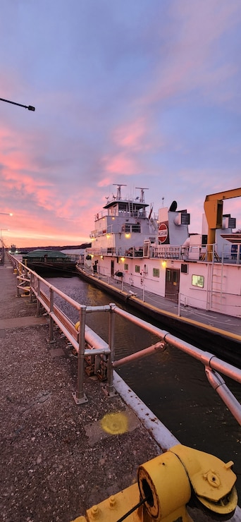 A tow boat on the Mississippi River