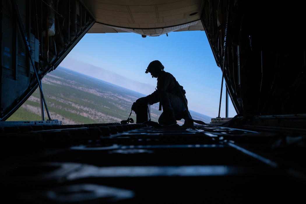Airman air dropping package