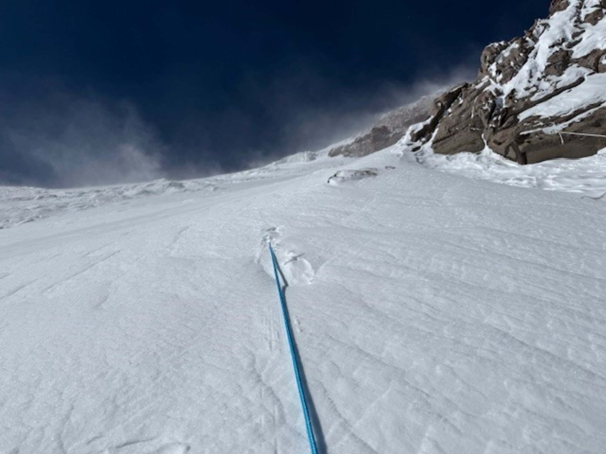 Buried fixed lines on Aconcagua