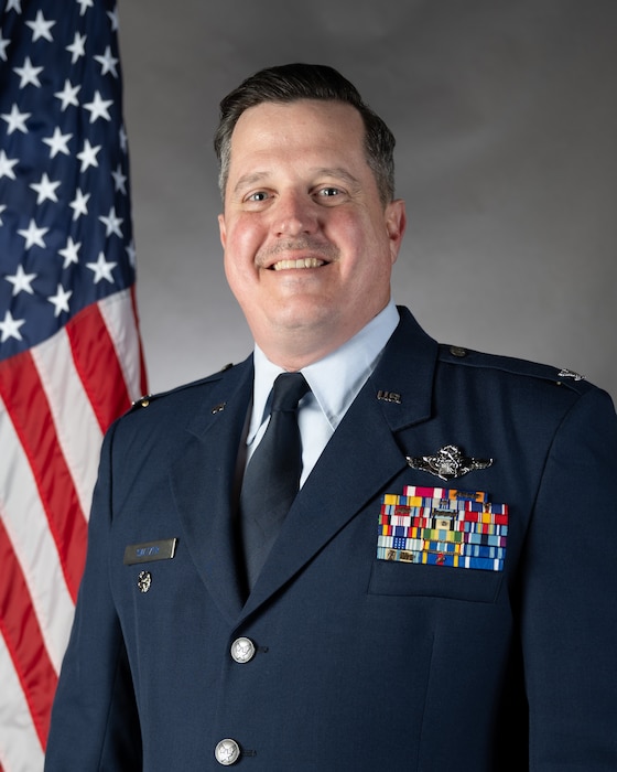 official photo of Col. Richard Switzer