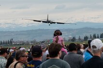 A crowd at the California Capital Airshow watches as a U-2 “Dragon Lady” from Beale Air Force Base, California, approaches to perform a touch-and-go landing, Mather, California, March 22, 2025.