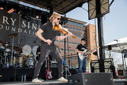 Gary Sinise brings Invincible Spirit Festival back to Brooke Army Medical Center