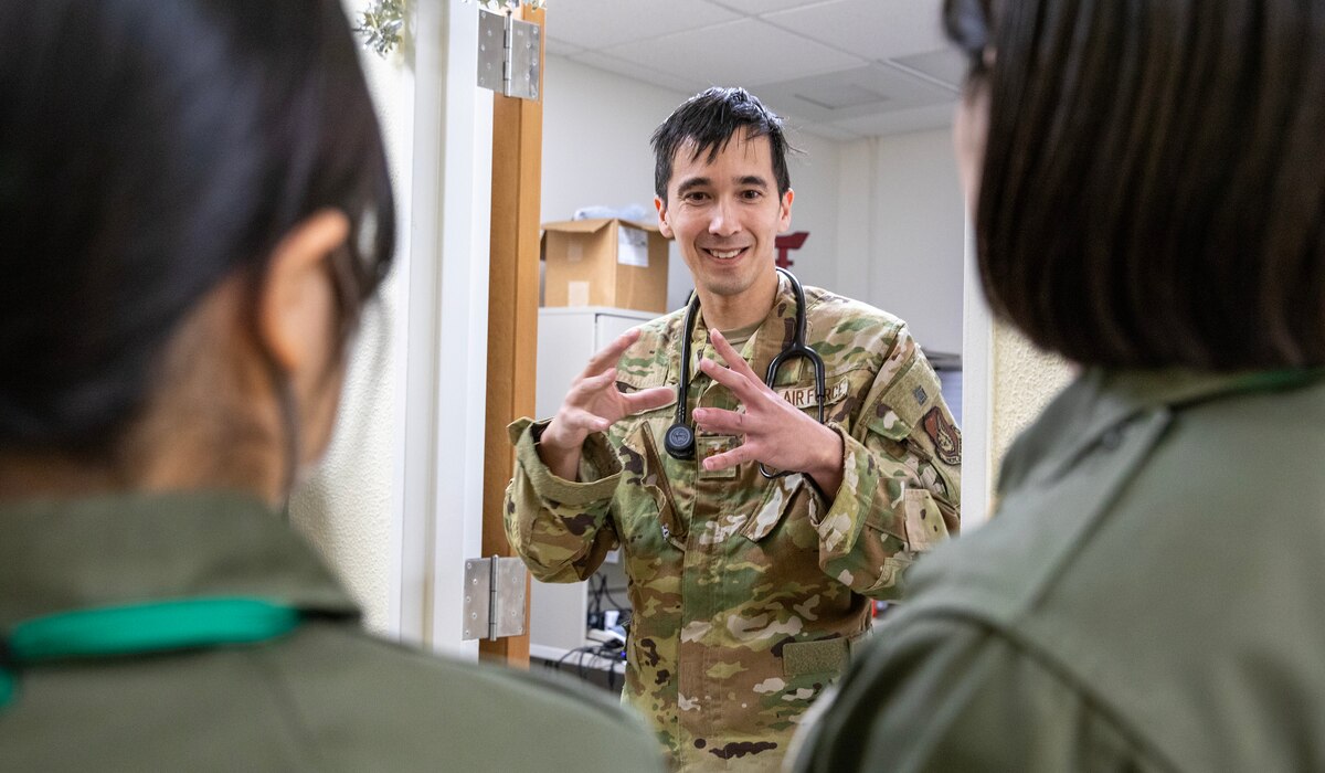 374 MDG hosts Japan's National Defense Medical College students