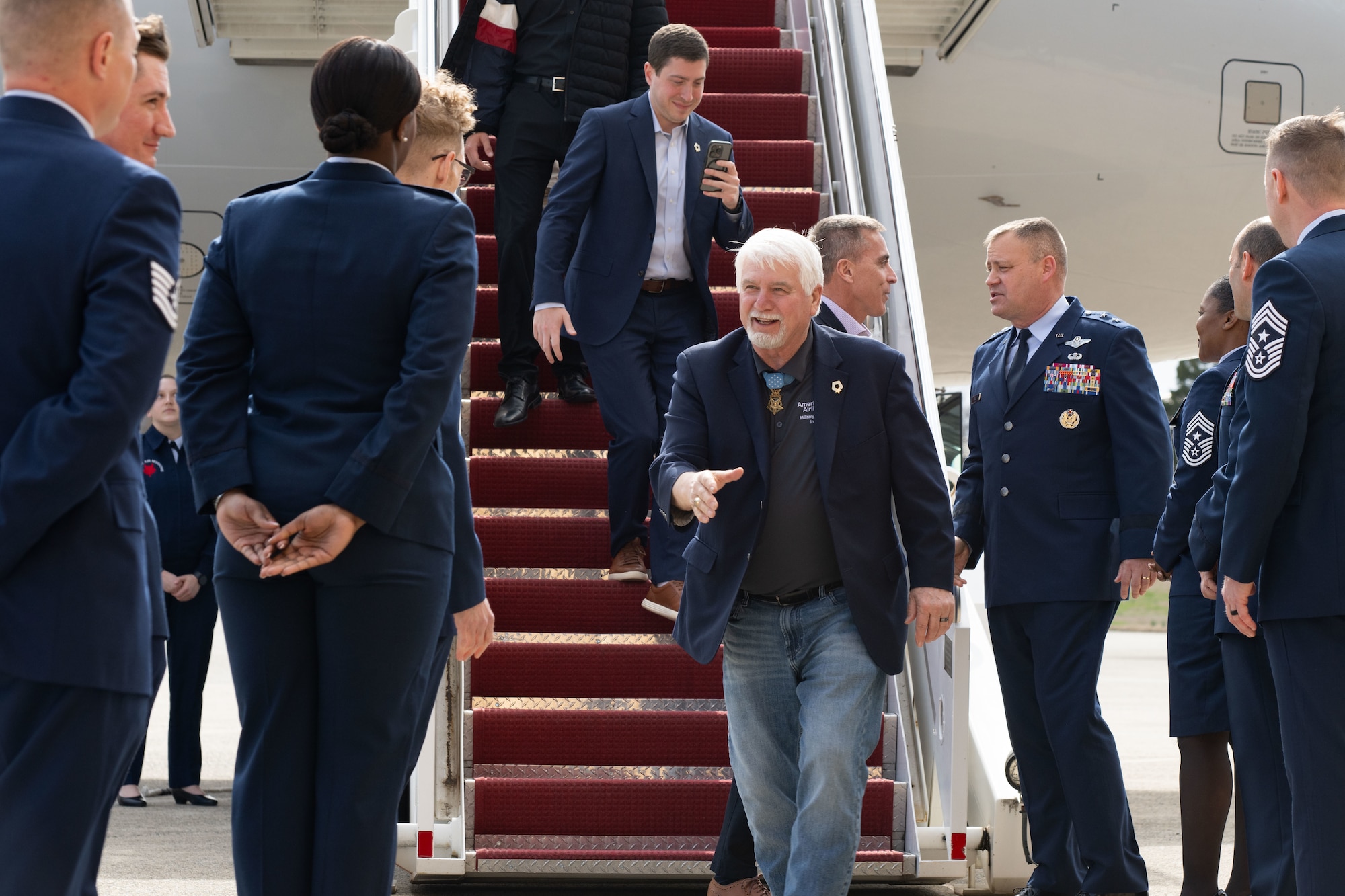Retired U.S. Army Sep. 5 James McCloughan, a Medal of Honor recipient, arrives at Joint Base Andrews.
