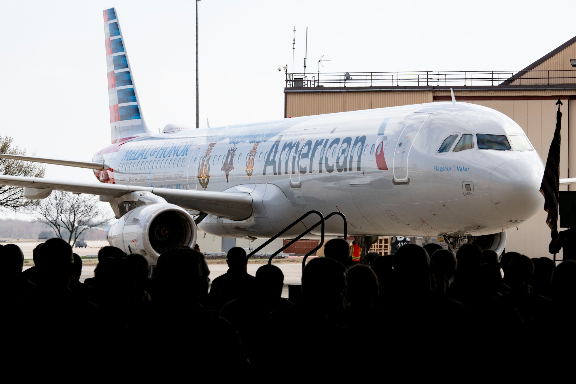 American Airlines "Flagship Valor" lands at Joint Base Andrews.