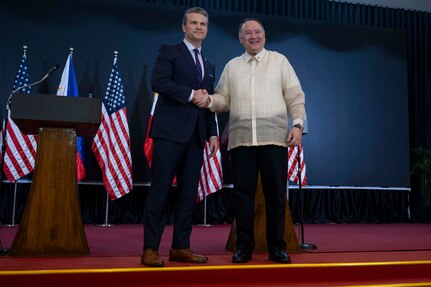 Hegseth Says U.S., Philippines Agree on Plan to Reestablish Deterrence in Indo-Pacific