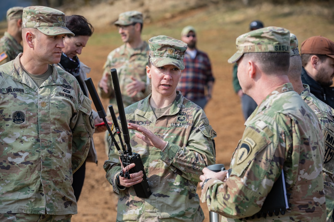 Soldiers demonstrate counter-drone tech in Germany