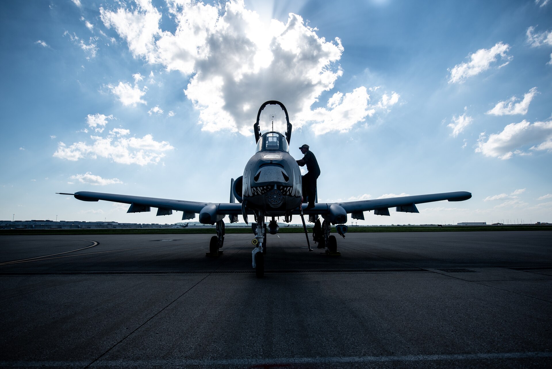 Lt. Col. Jim Roy, a U.S. Air Force pilot with the 47th Fighter Wing, climbs out of an A-10 Thunderbolt II aircraft at the Kentucky Air National Guard Base in Louisville, Ky., April 18, 2024, after landing in preparation for this weekend’s Thunder Over Louisville air show.