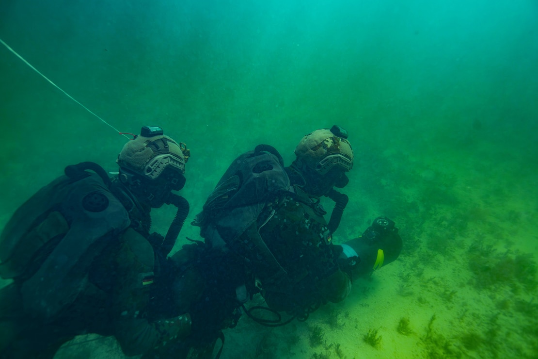 U.S. Navy SEAL and German Naval Special Ops Dive Training