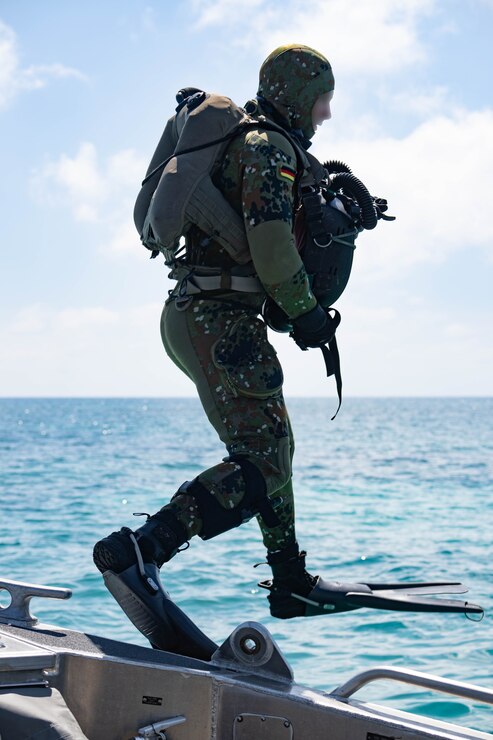 U.S. Navy SEAL and German Naval Special Ops Dive Training