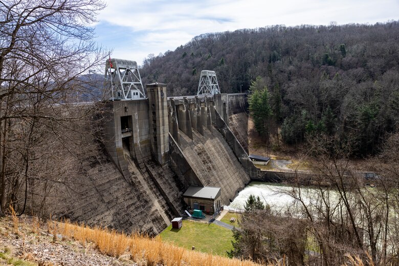 The Mahoning Creek Dam and reservoir are managed by the U.S. Army Corps of Engineers Pittsburgh District. The dam is a concrete gravity dam that provides flood risk reduction to the lower Allegheny River Valley and upper Ohio River.