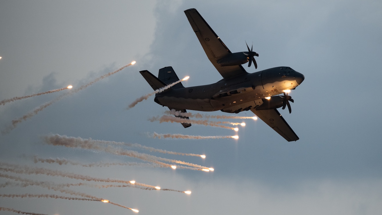 A Royal Australian Air Force C-27J Spartan demonstrates evasive combat maneuvers during the Avalon Australian International Airshow at the Avalon Australian International Airshow, Australia, March 28, 2025.