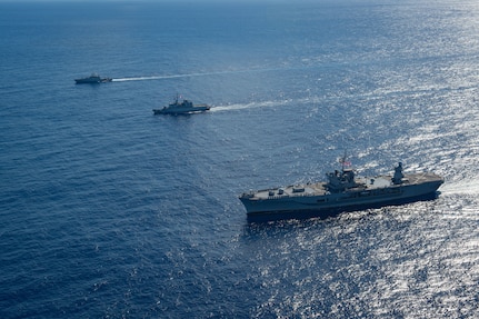 250501-N-RW305-1220
CORAL SEA (May 1, 2025) – U.S. 7th Fleet flagship USS Blue Ridge (LCC 19), right, sails alongside the French Floréal-class frigate Vendémiaire (F-734), center, and the offshore patrol vessel Auguste Bénébig (P779), left, during Exercise Croix du Sud in the Coral Sea, May 1, 2025. The Blue Ridge and embarked U.S. 7th Fleet staff conduct regular Indo-Pacific patrols to deter aggression, strengthen alliances and partnerships, and advance future warfighting capabilities. (U.S. Navy photo by Mass Communication Specialist 3rd Class Thomas Furnish)