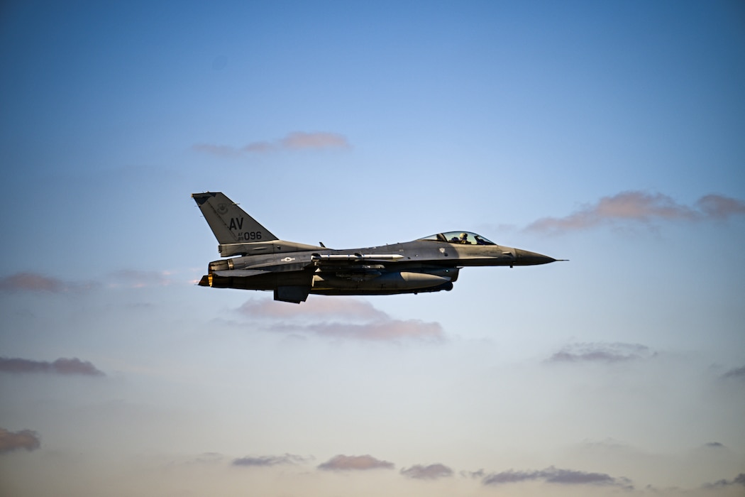 F-16 flying