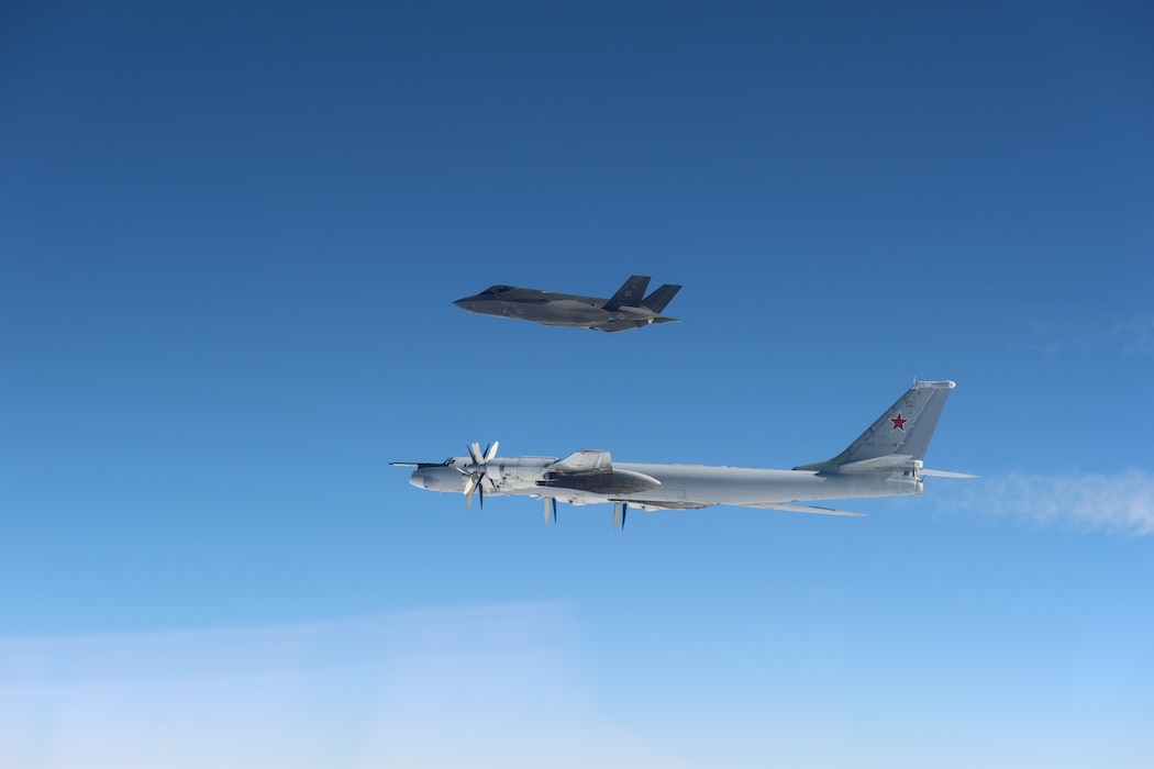 F-35 and TU-95 flying