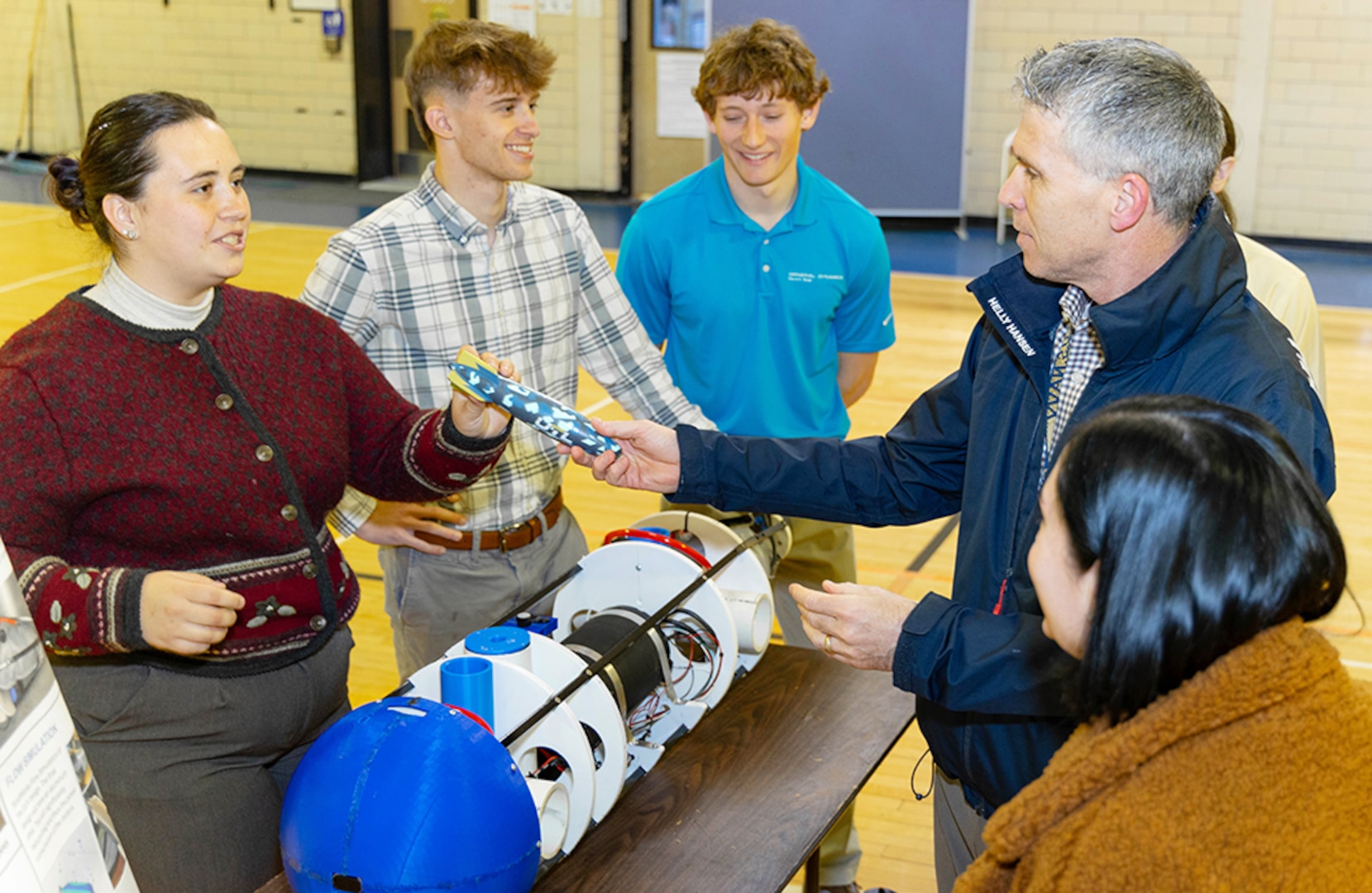 NUWC Division Newport engineer mentors university students on underwater vehicle projects