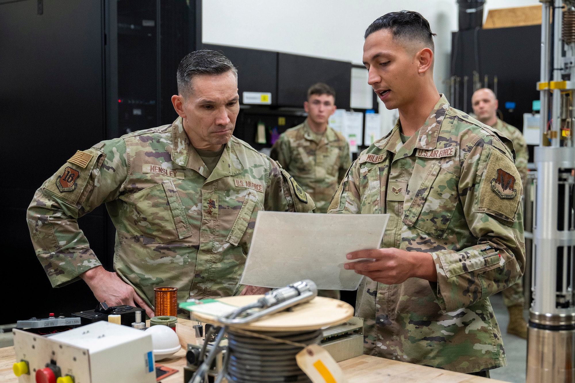Lt. Gen. Hensley and Chief Master Sgt. Hopkins visit AFTAC