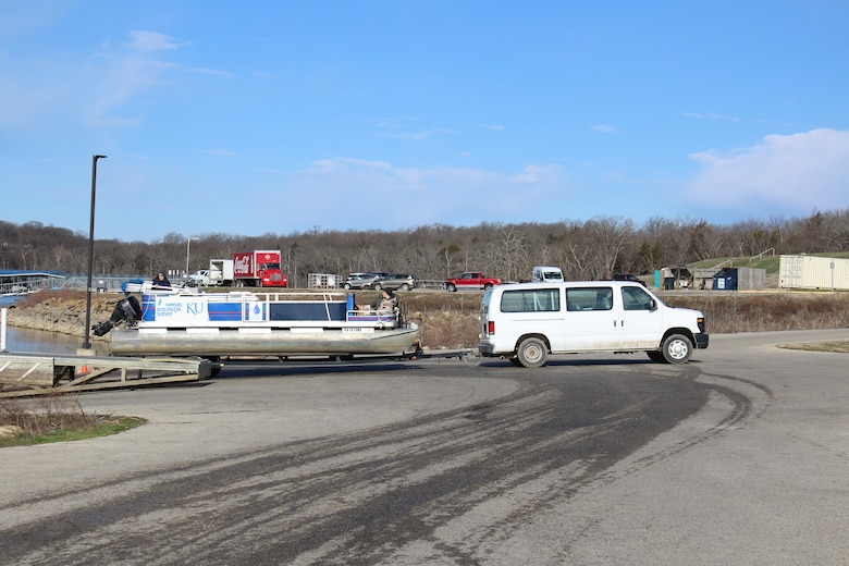 The ERDC team prepares to launch the Kansas Biological Survey pontoon for the day’s monitoring operations.