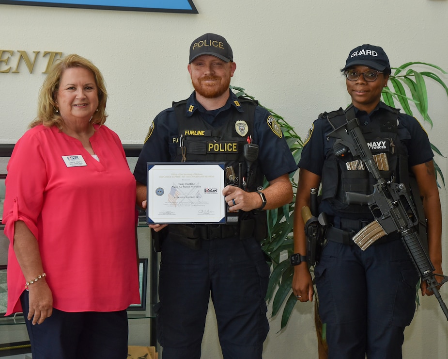 Officer Furline Receives ESGR Award
