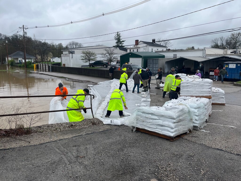 The Louisville District Flood Fight Teams from Levee Safety work with the local levee sponsors on sandbag placement in Frankfort, Kentucky, April 6.
