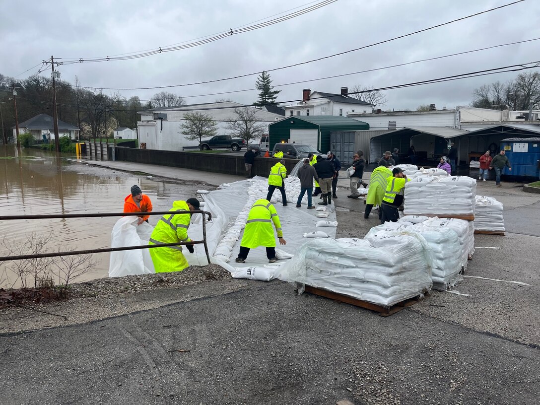 The Louisville District Flood Fight Teams from Levee Safety work with the local levee sponsors on sandbag placement in Frankfort, Kentucky, April 6.