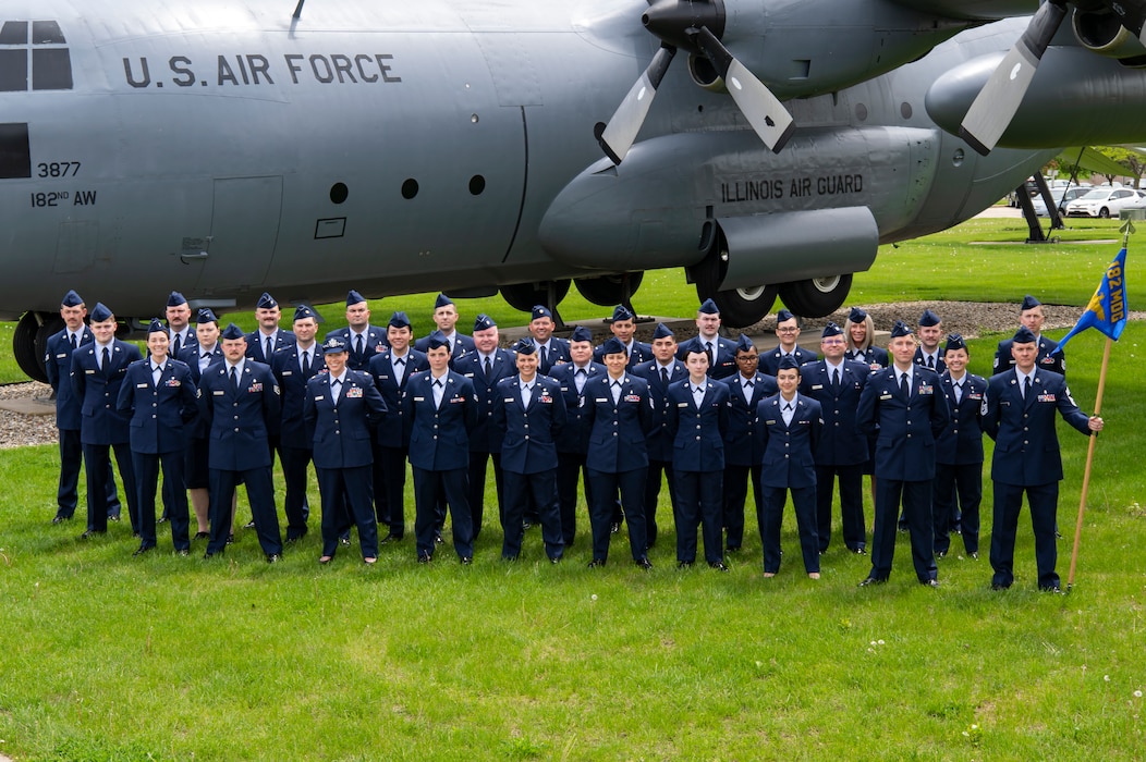 Airmen posing for a group photo.