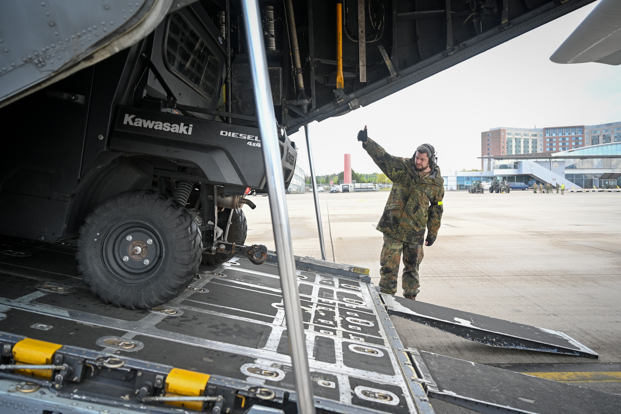 A member from the German Bundeswehr, 173rd Logistics Battalion, from Burg, Germany, participates during the 521st Air Mobility Operations Wing Mobility Vanguard 2025 at Ramstein Air Base, Germany, May 25, 2025.