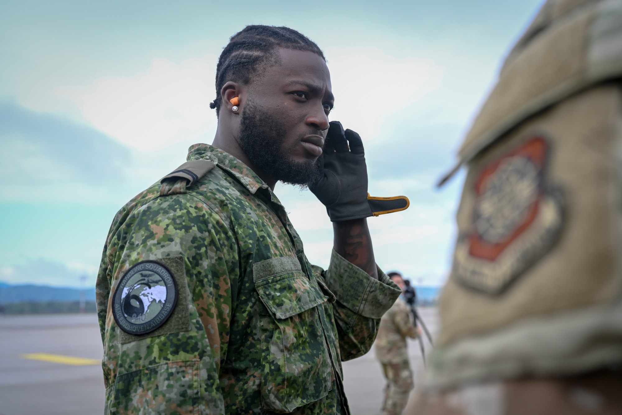 A Royal Netherlands Air Force member assigned to the 940th Squadron, Air Mobility Command, from Eindhoven Air Base, Netherlands, participates in the 521st Air Mobility Operations Wing Mobility Vanguard 2025 at Ramstein Air Base, Germany, May 24, 2025.