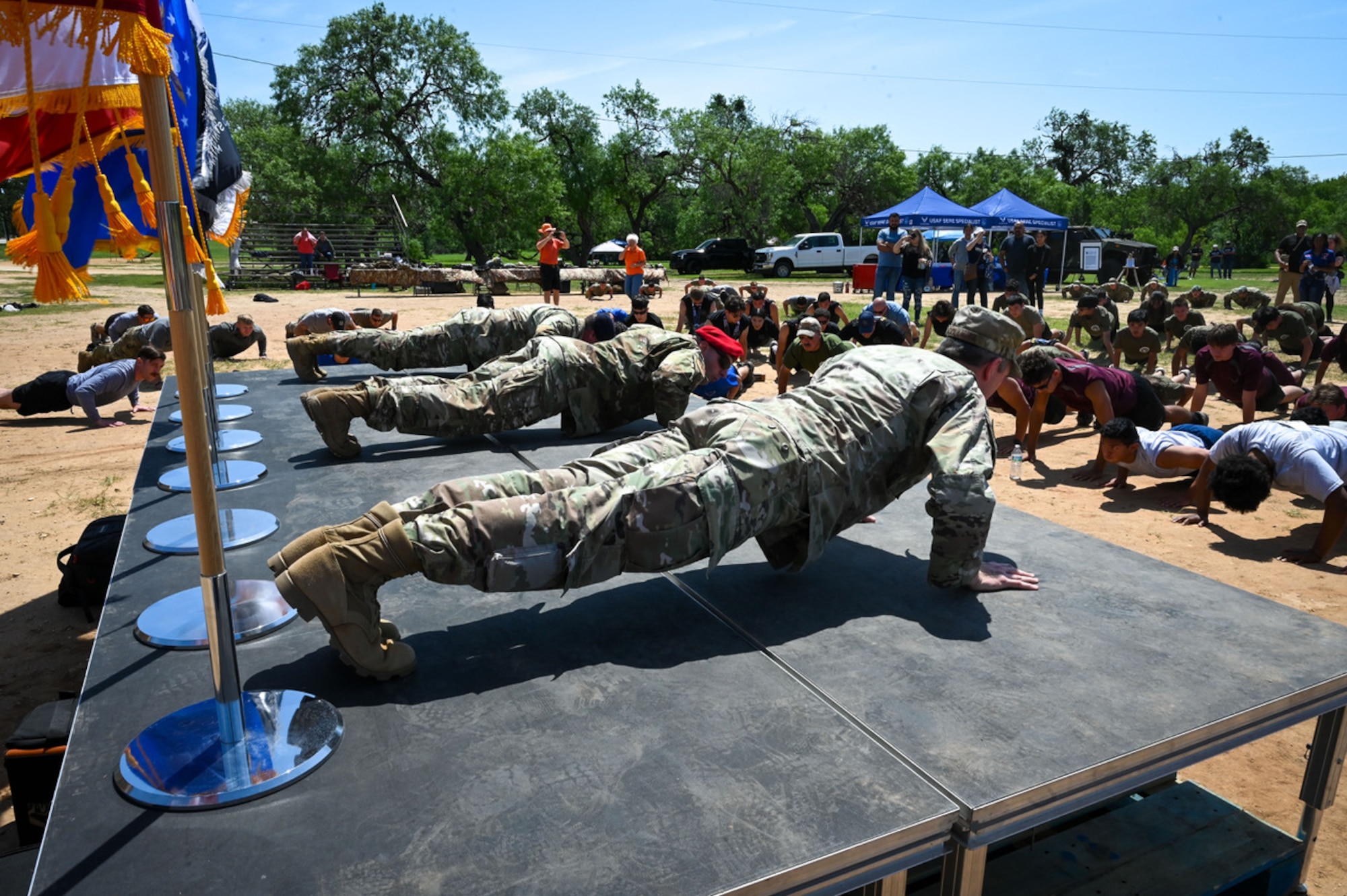 Students and staff do memorial push-ups