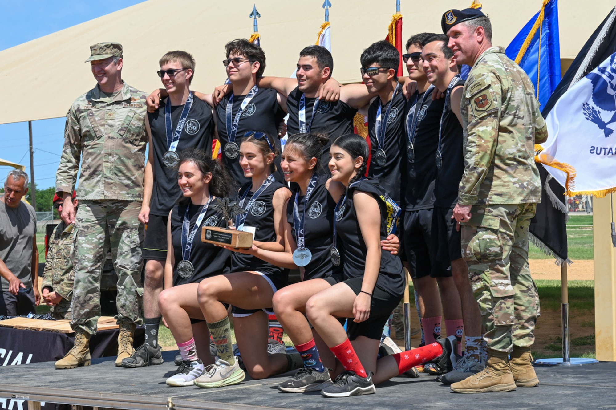 students accept award