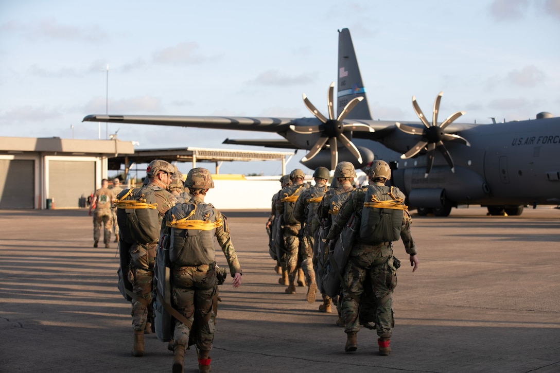 404th Civil Affairs Battalion jumps into Puerto Rico