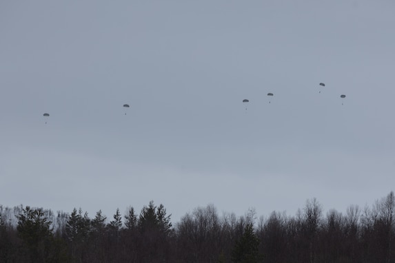 Swift Response 25 | U.S. Marines Transport U.S Army Special Forces
