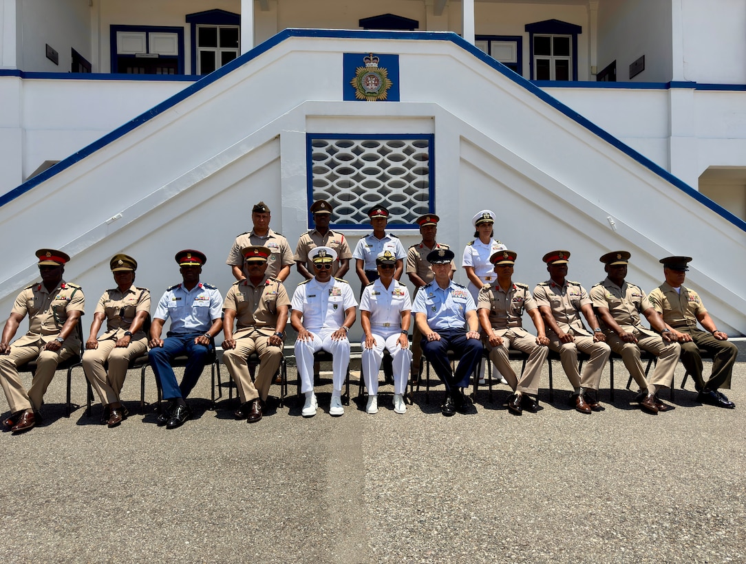 A group photo of service members in uniform.