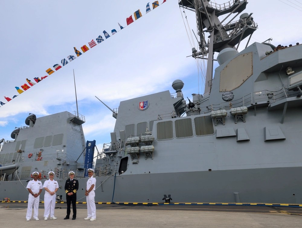 Commander Destroyer Squadron 15 (COMDESRON 15)