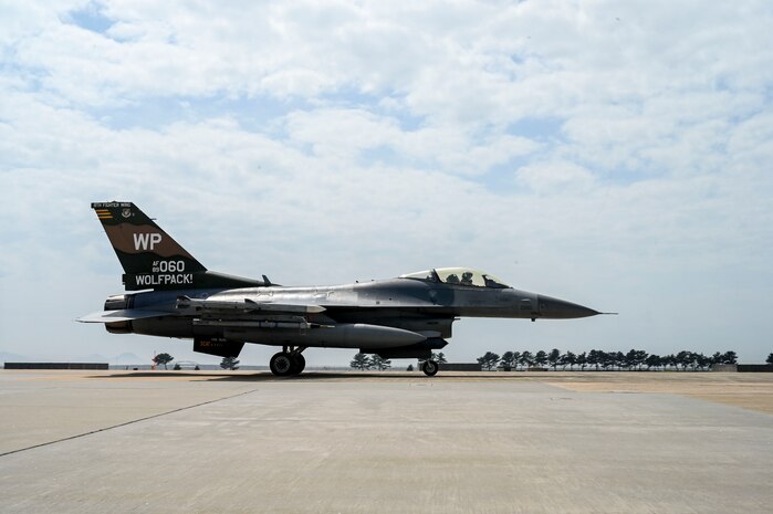 An F-16 Fighting Falcon taxis after landing during Freedom Flag 25-1 at Kunsan Air Base, Republic of Korea, April 21, 2025.