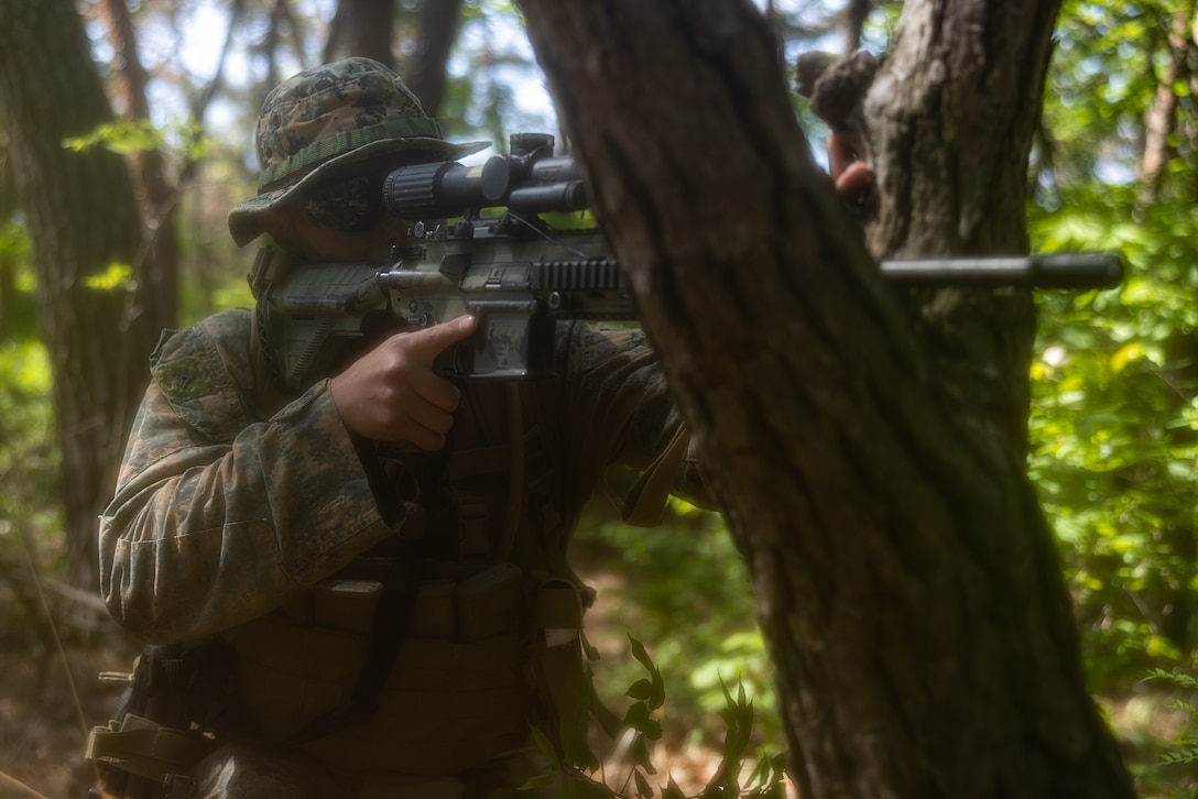 Activated Reserve Marines Patrol during Korea Viper 25.4