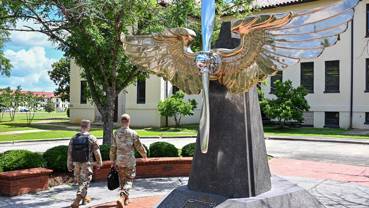 Photo of AU Prop & Wings