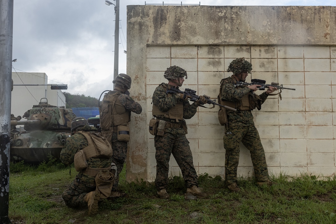 Activated Reserve Marines Conduct MOUT Training during Korea Viper 25.4