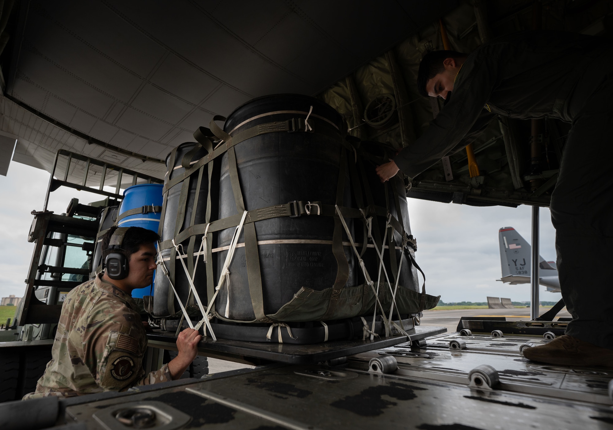 Airman moves cargo