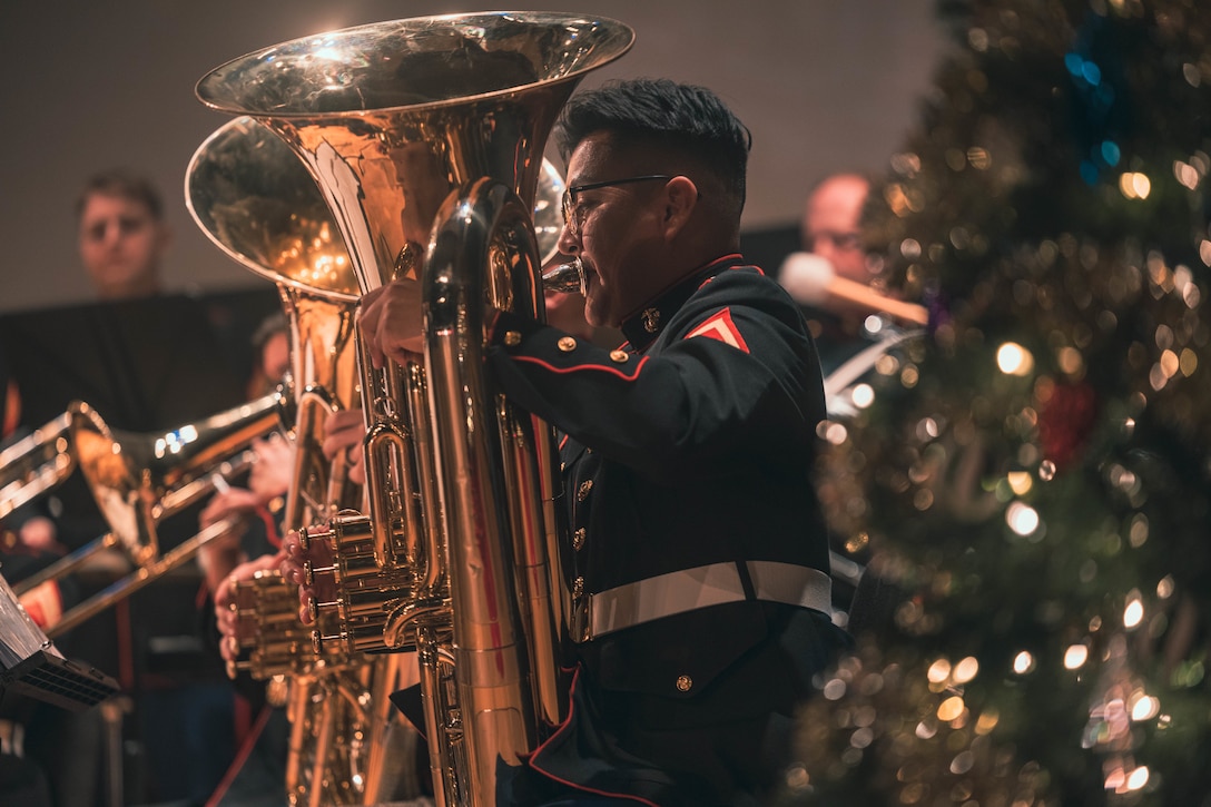 2d Marine Division Band performs at Commanding General's Holiday Concert