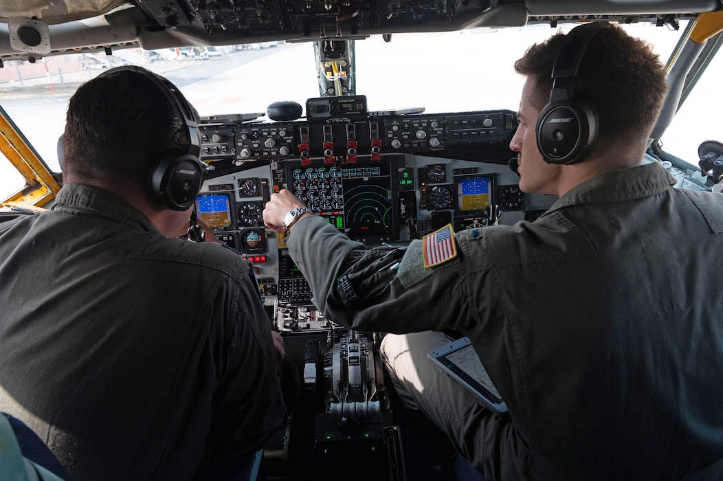 RMAF F-16 Refuels
