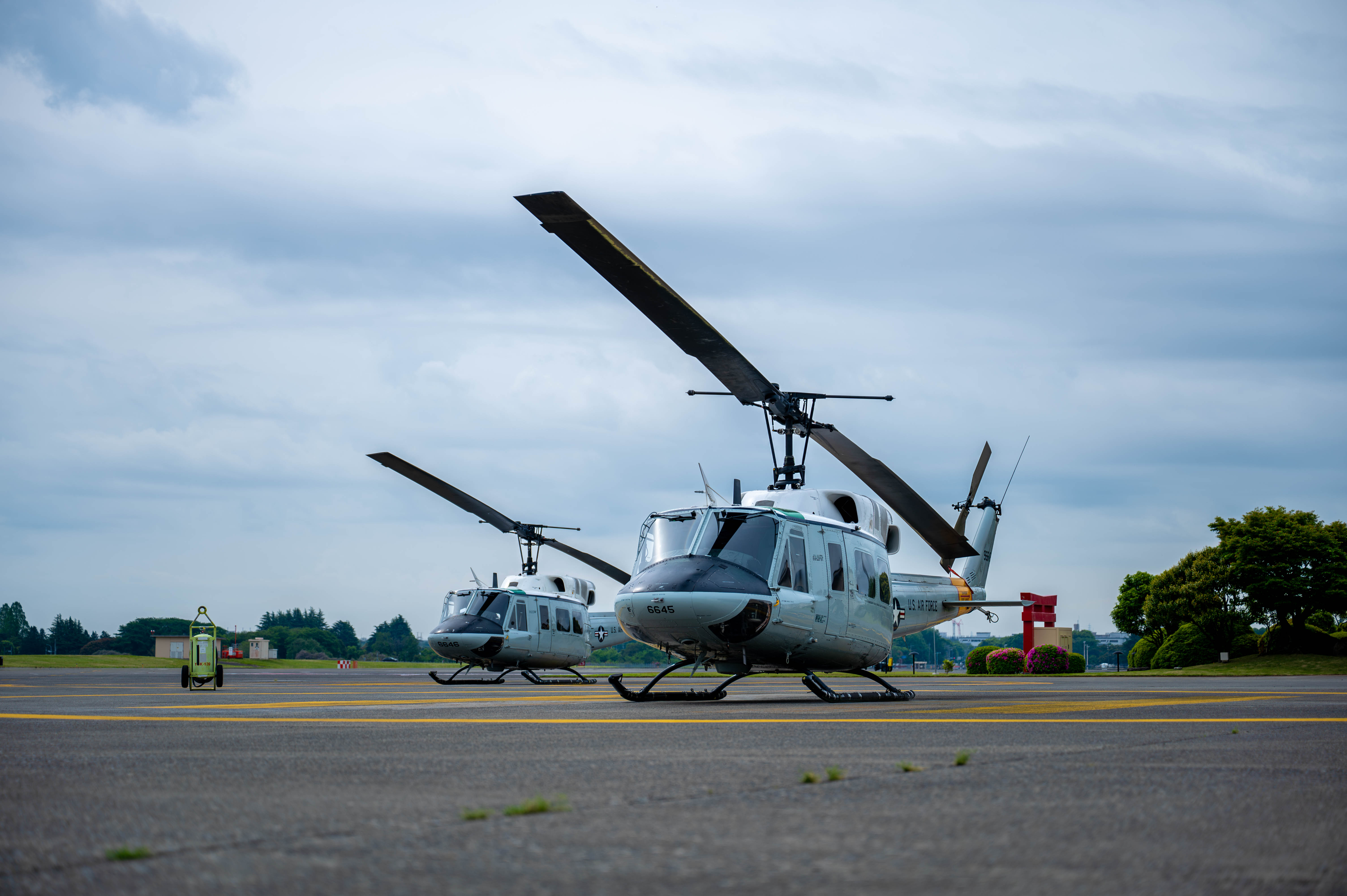 459 AS completes formation flight with UH-1N > Yokota Air