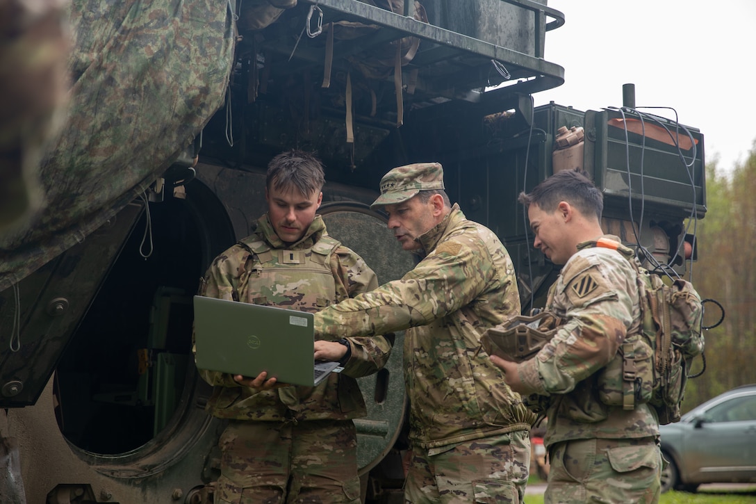 General Donahue Visits U.S. Soldiers and Allies During Exercise Hedgehog 25